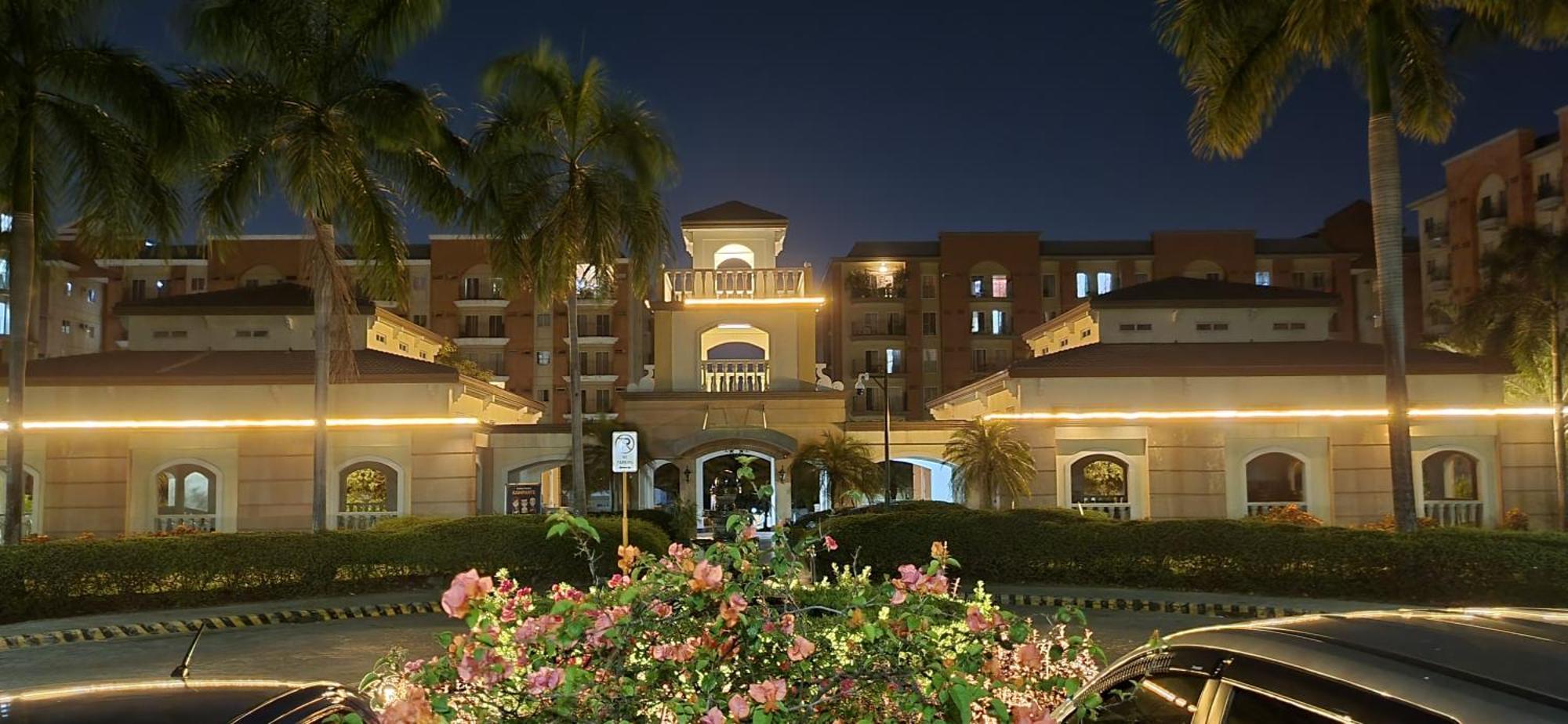 Cozy 2Br Staycation With Balcony Chateau Elysee For 4-6 Pax Paranaque City Bagian luar foto