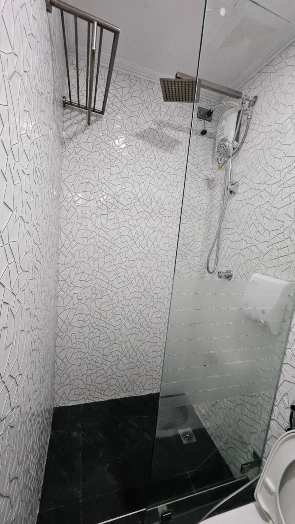 Cozy 2Br Staycation With Balcony Chateau Elysee For 4-6 Pax Paranaque City Bagian luar foto