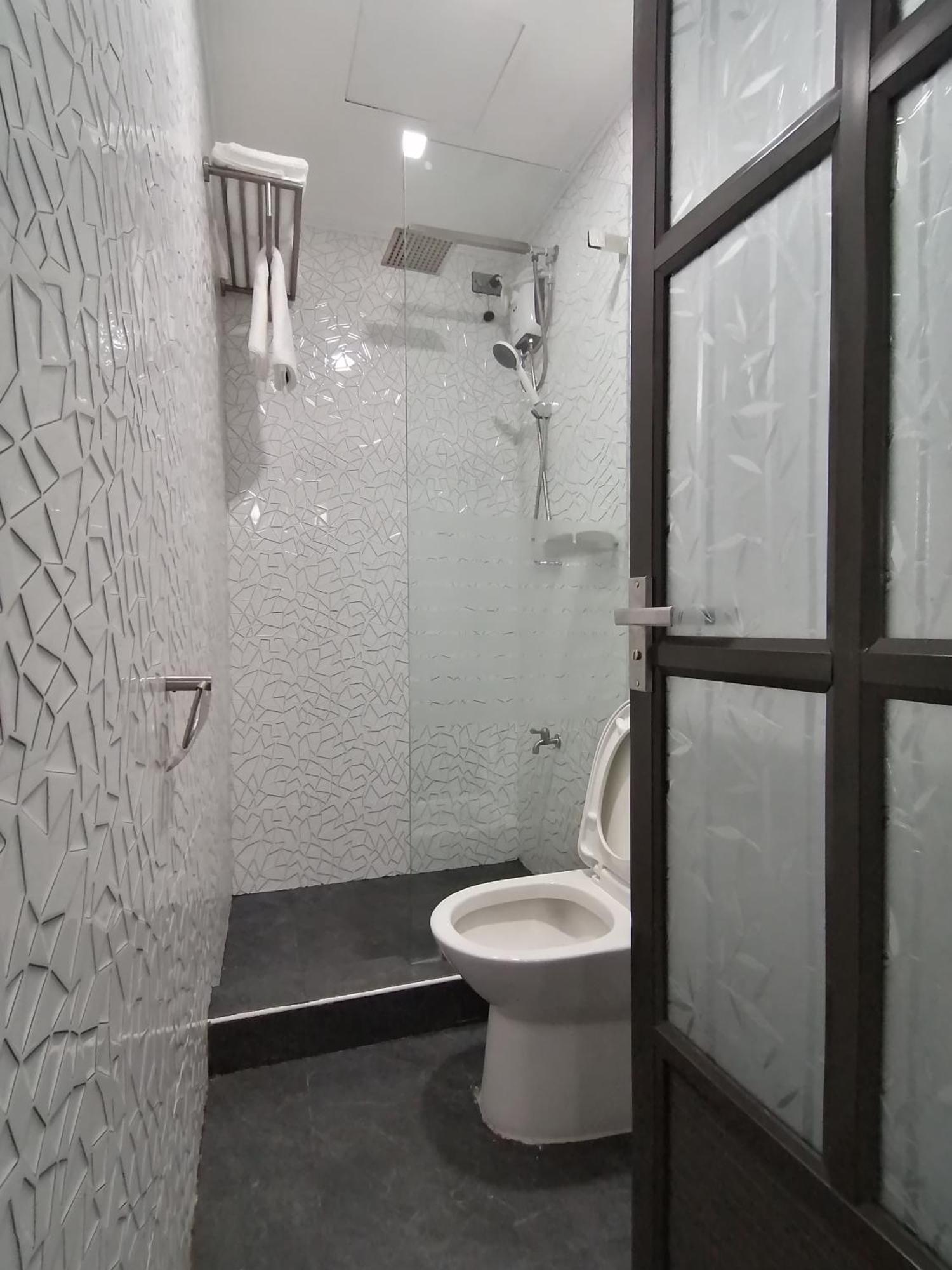 Cozy 2Br Staycation With Balcony Chateau Elysee For 4-6 Pax Paranaque City Bagian luar foto