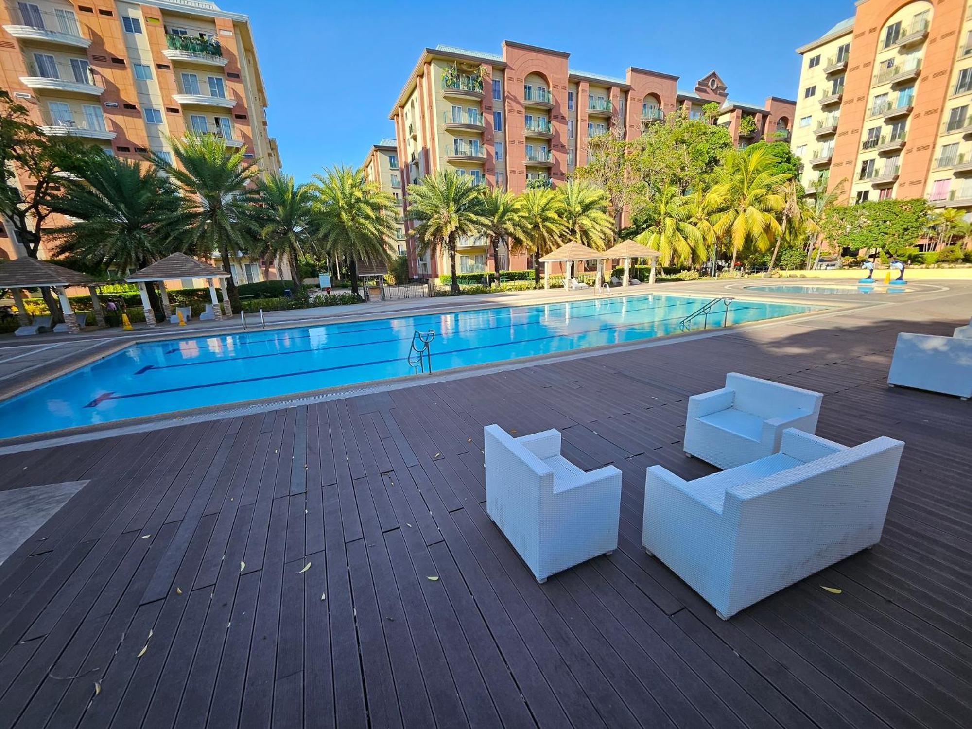 Cozy 2Br Staycation With Balcony Chateau Elysee For 4-6 Pax Paranaque City Bagian luar foto