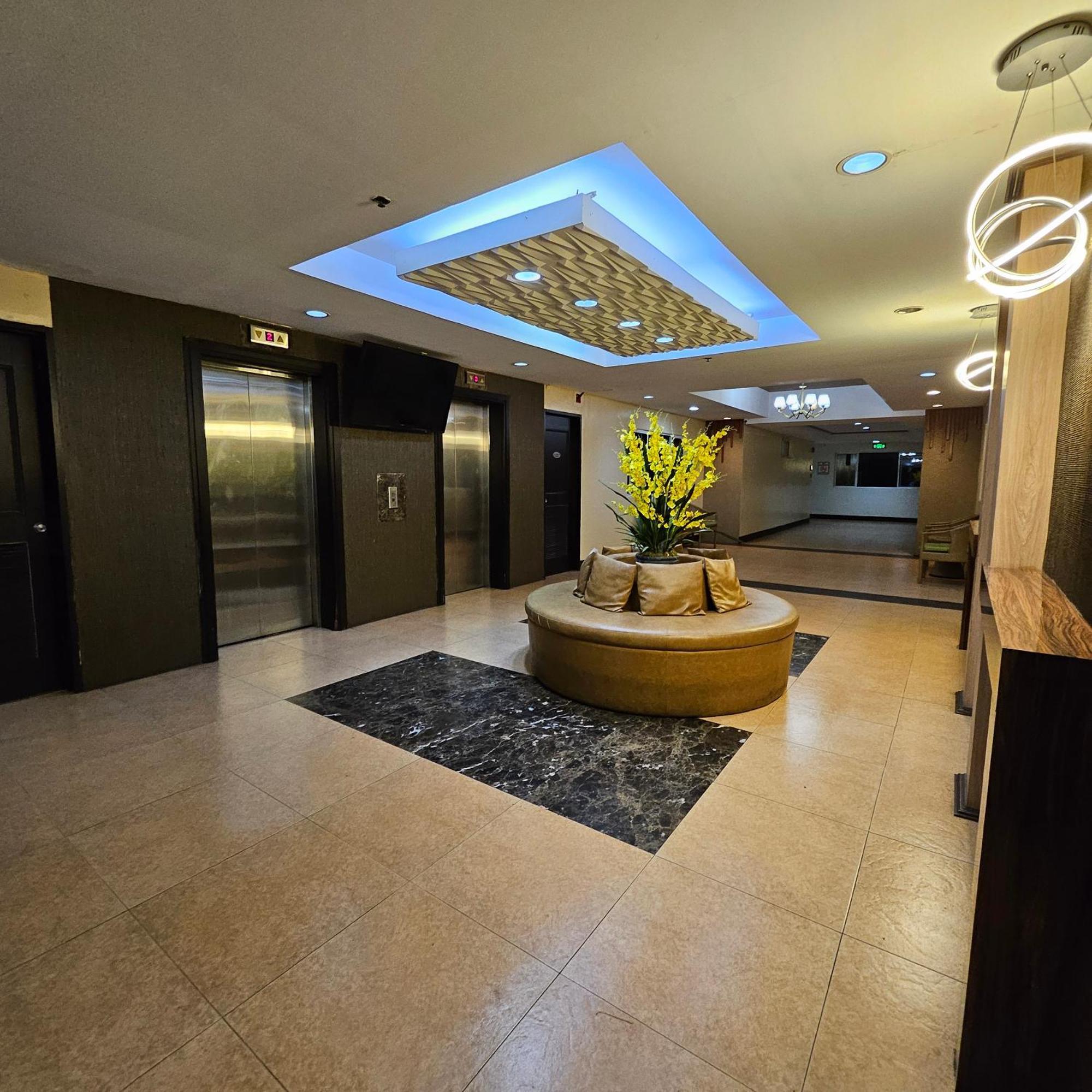Cozy 2Br Staycation With Balcony Chateau Elysee For 4-6 Pax Paranaque City Bagian luar foto