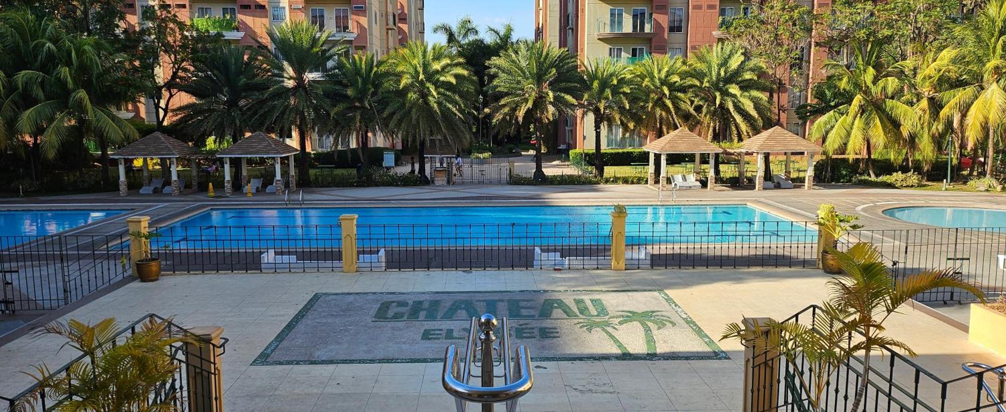 Cozy 2Br Staycation With Balcony Chateau Elysee For 4-6 Pax Paranaque City Bagian luar foto