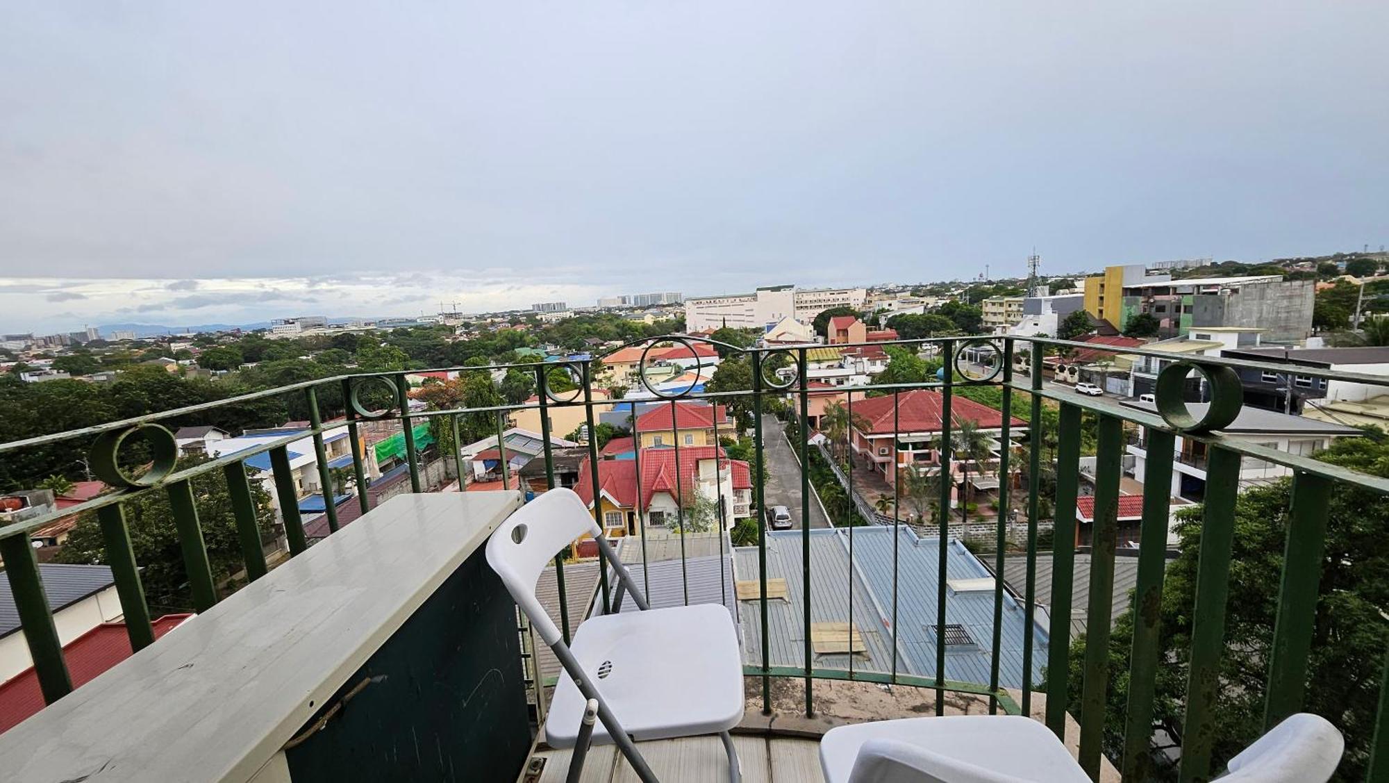 Cozy 2Br Staycation With Balcony Chateau Elysee For 4-6 Pax Paranaque City Bagian luar foto