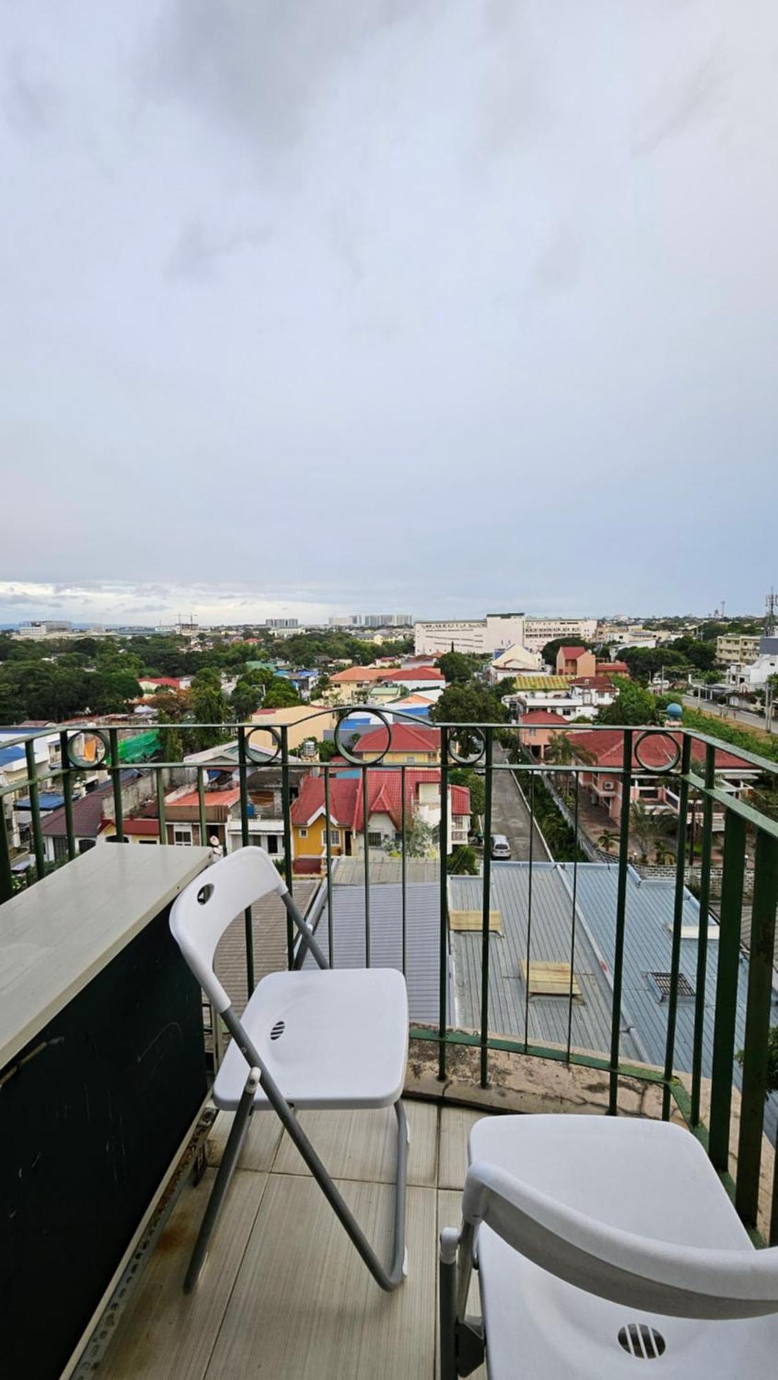 Cozy 2Br Staycation With Balcony Chateau Elysee For 4-6 Pax Paranaque City Bagian luar foto